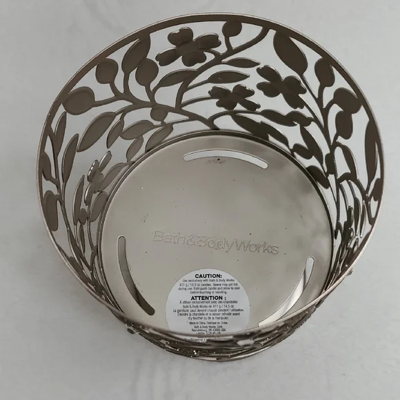 Bath & Body Works Dogwood Sparkle Jeweled Pedestal 3-Wick Candle Holder - Picture 5 of 5